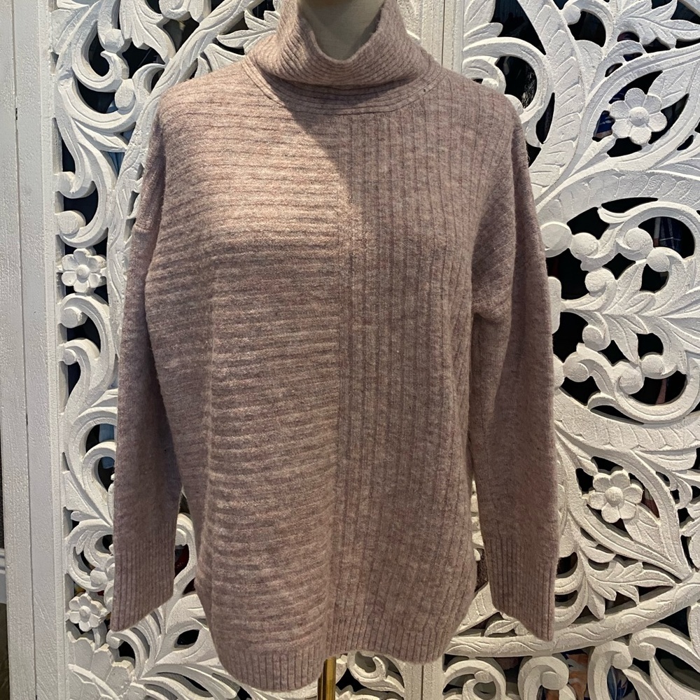 Como Vintage Pale Pink Turtleneck Sweater